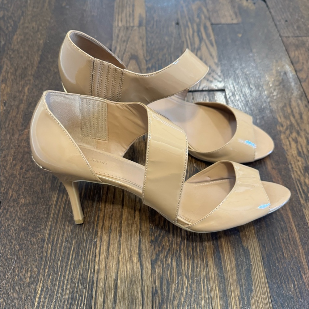 Open-toed Nude Heels